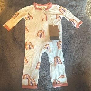 NWT Kyte Baby Terracotta Rainbow Zippered Romper